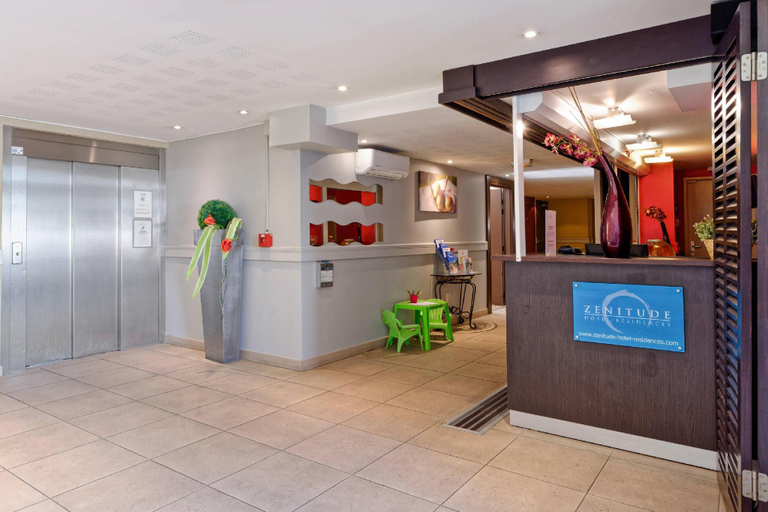 Public Area, Comfort Aparthotel Six-Fours, Var