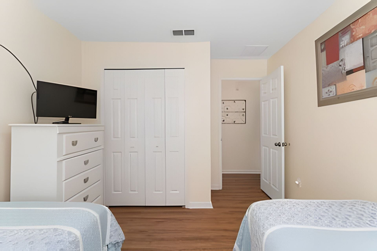 Room 2, Bella Vida Cozy 3bd/3ba King Bed Private Pool, Osceola