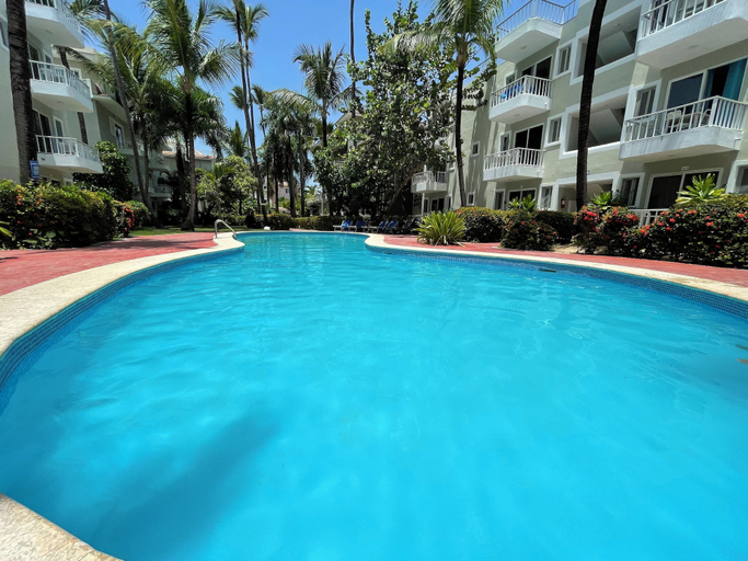 Pool 2, DELUXE STUDIOS HOTEL POOL AND BEACH, Salvaleon de Higuey
