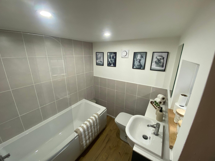 Bathroom 3, Seaton's Hidden Gem Charming Holiday Cottage!, East Riding of Yorkshire