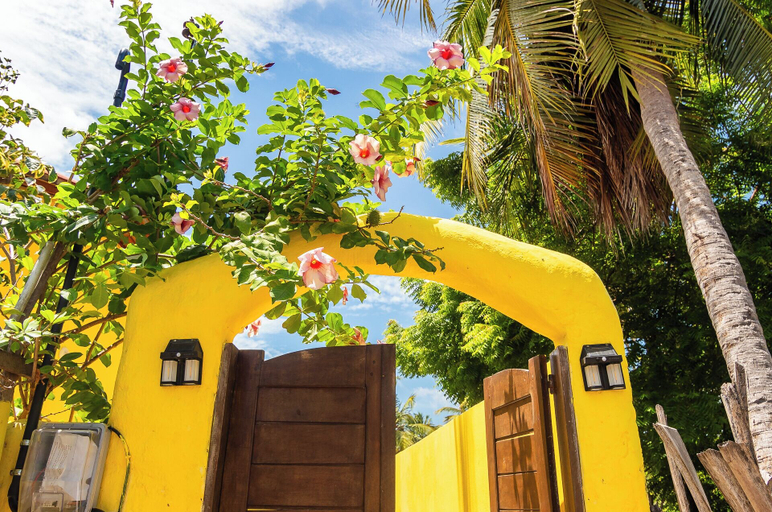 Front of property 2, Casa Amarela em Icaraí de Amontada, Amontada