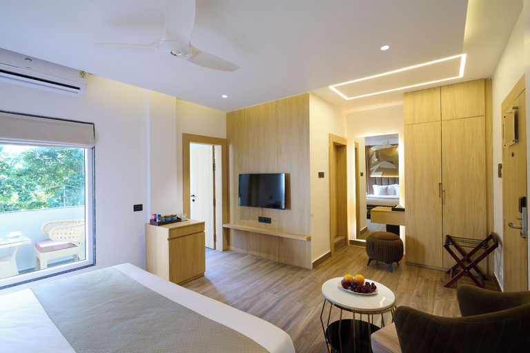 Room 3, Voyage Eastin Suites, Papum Pare