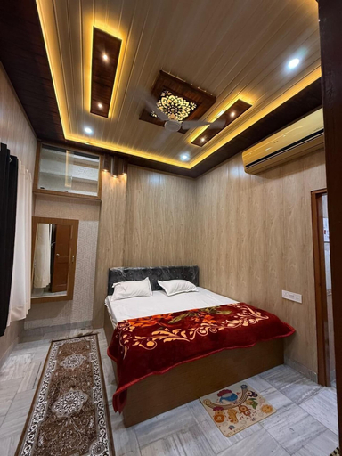 Room 4, SHRI SHYAM KASHI STAY VARANASI, Varanasi