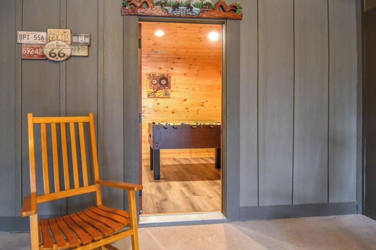 Interior, Blue Smoke View, Sevier