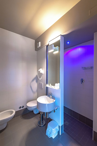 Bathroom 4, Hotel Moderno, Perugia