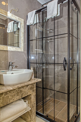 Bathroom 5, The Lea Hotel, Didim