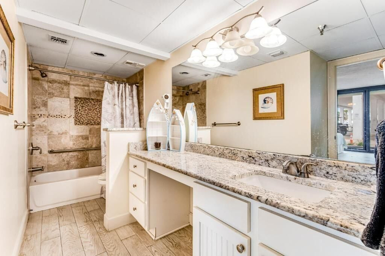 Bathroom 3, Watercrest 110, Bay