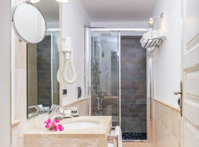 Bathroom 4, Nicolaus Prime Villas, Cagliari