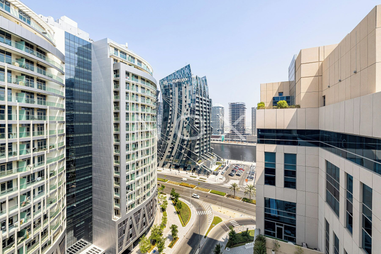 Terrace/patio 5, 2BR 908 Bay Square B13, Dubai