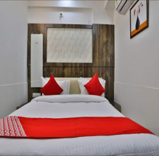 Bedroom 2, Hotel Krishna Palace, Ahmadabad