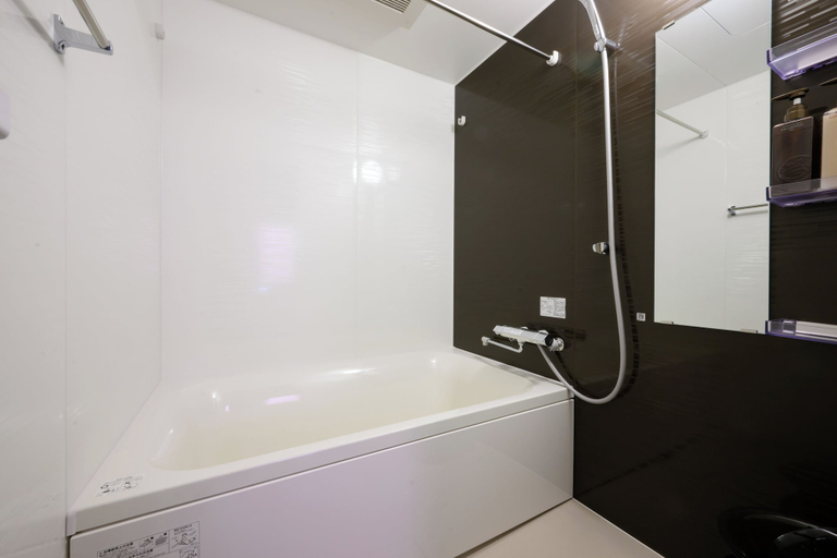 Bathroom 2, LIT Hiroshima Ekimae, Hiroshima