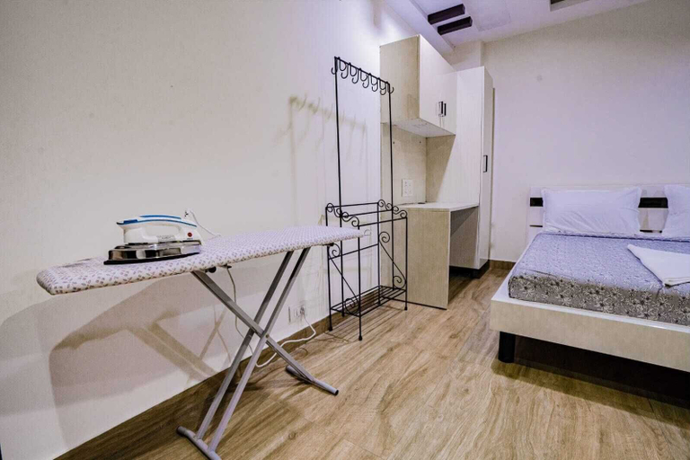 Room 4, Crescent Stays T Nagar, Hyderabad