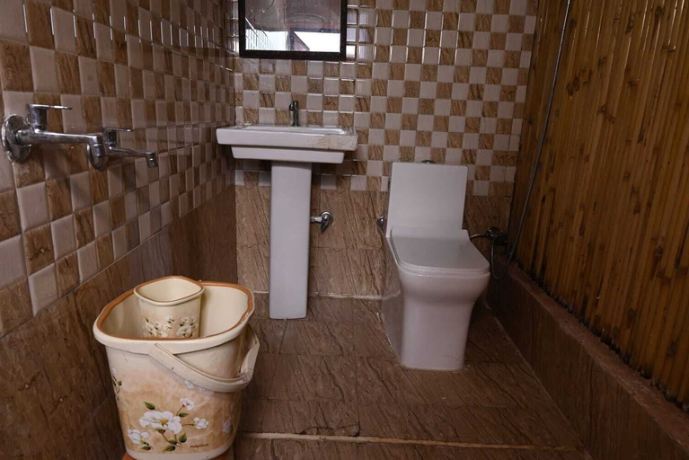 Bathroom 2, Sanskriti Homestay & Cottage, Nainital