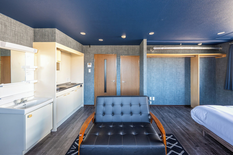 Room 4, SILK COURT 201, Chitose