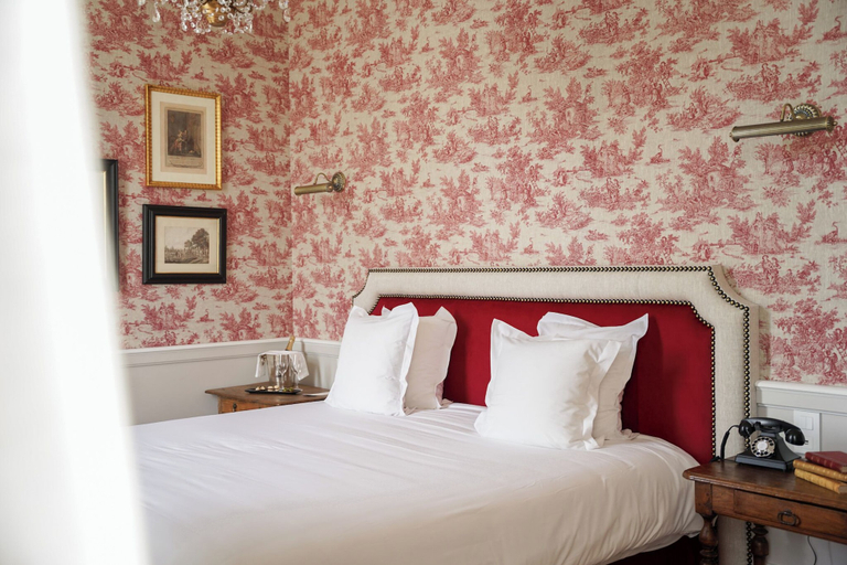 Bedroom 3, Chateau Sainte Sabine, Côte-d'Or