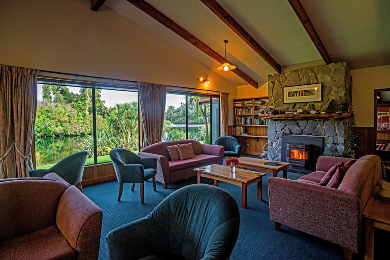 Lounge, Wilderness Lodge Lake Moeraki, Westland