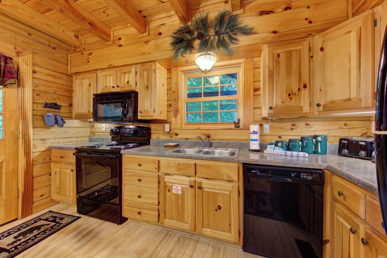 Private kitchen 3, Leconte Lookout, Sevier