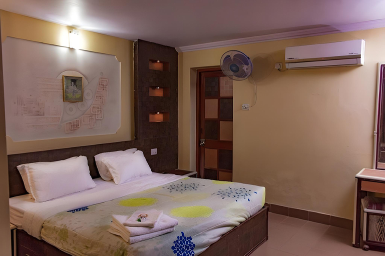 Bedroom 2, The Byke Heritage - Pan India Pure Veg Hotel Chain, Raigarh