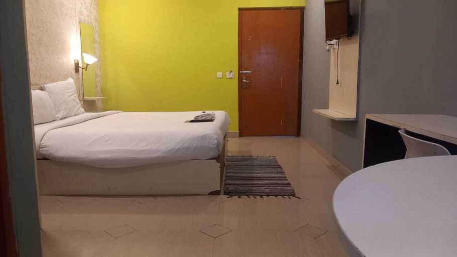 Room 5, Jebi's Inn, Kamrup