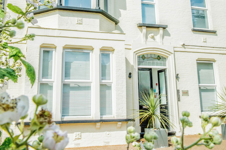 Exterior 2, Spacious Student Ensuite Finsbury House, London