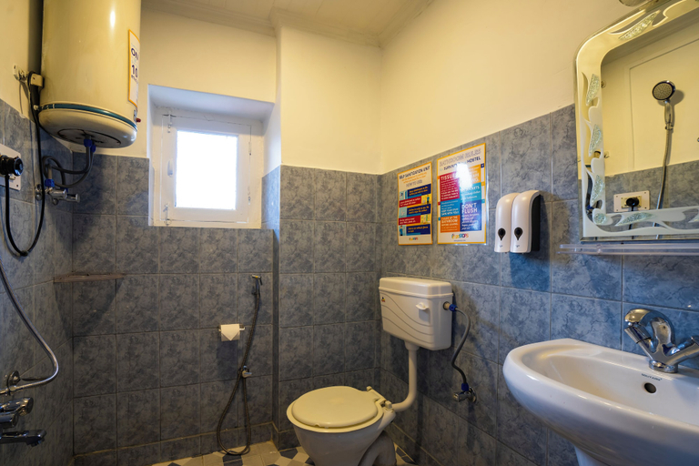 Bathroom 3, goSTOPS Srinagar, Srinagar