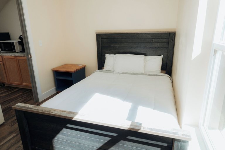 Bedroom 3, The IronHorse Inn, Rich