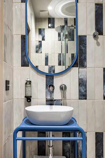 Bathroom 5, Hôtel Amoi Vieux Port - Marseille, Bouches-du-Rhône