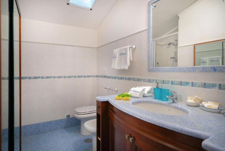 Bathroom 4, Il Tulipano, Napoli