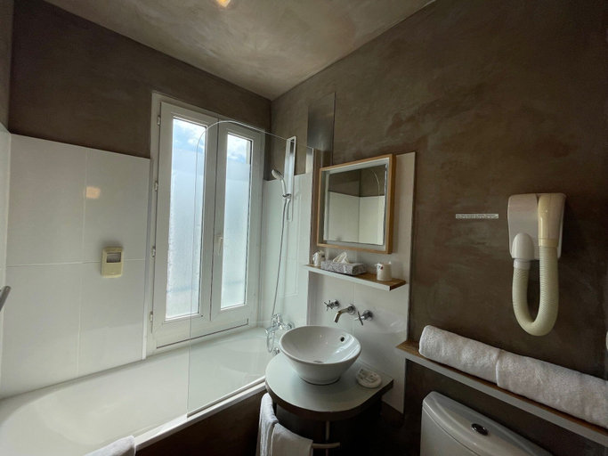 Bathroom 5, Adonis Cottage La Baule, Loire-Atlantique
