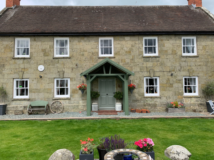 Exterior & Views 2, Lodbourne Farmhouse, Dorset