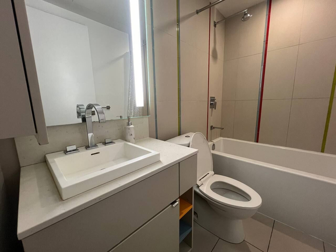 Bathroom 3, RivetStays - The Peter Suites, Toronto