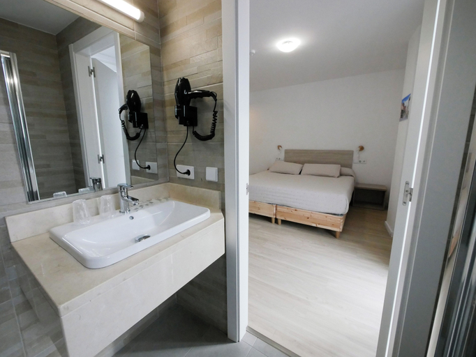 Bathroom 5, HOTEL MYRO, Asturias