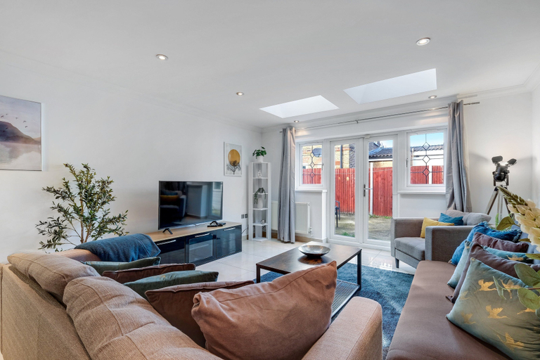Living area 4, Isher 3 Bedroom 2 Bath Hse with Parking, London