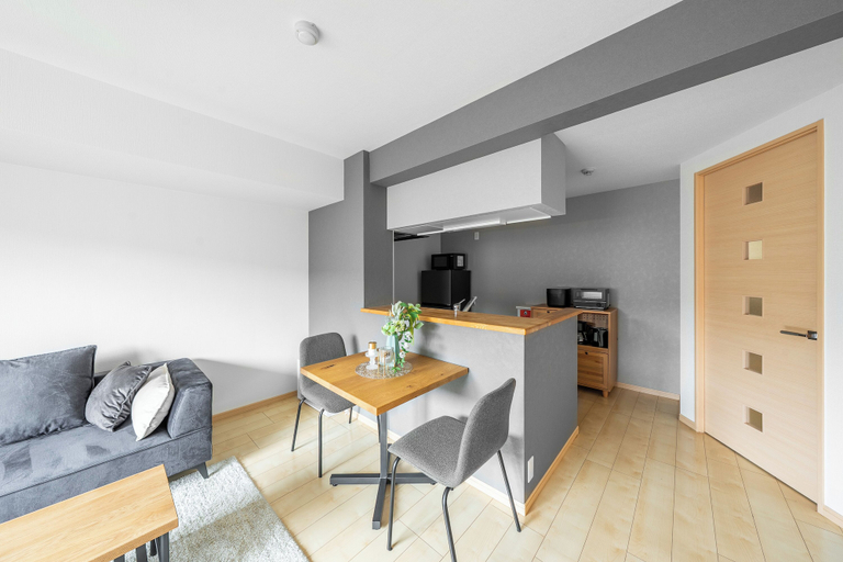 Living area 2, E-US NAEBO STATION 302, Sapporo
