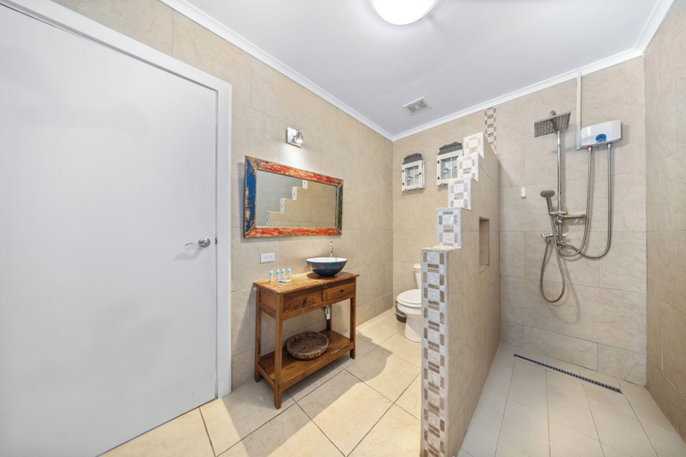 Bathroom 4, Ierlandstraat 23