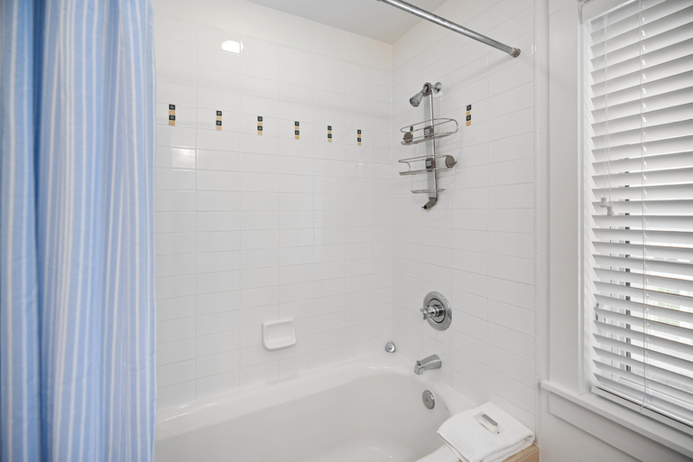 Bathroom 4, 1309 Laurel Grove 3 Bedroom Home by RedAwning, Walton