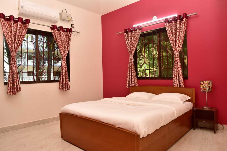 Room 5, Whispering Palm Parra, North Goa