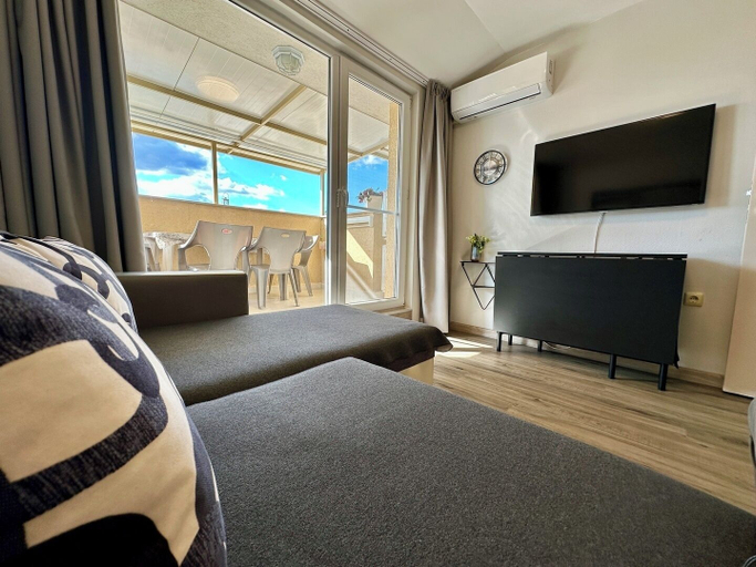 Living area, Menada Messembria Palace Apartments, Nesebar