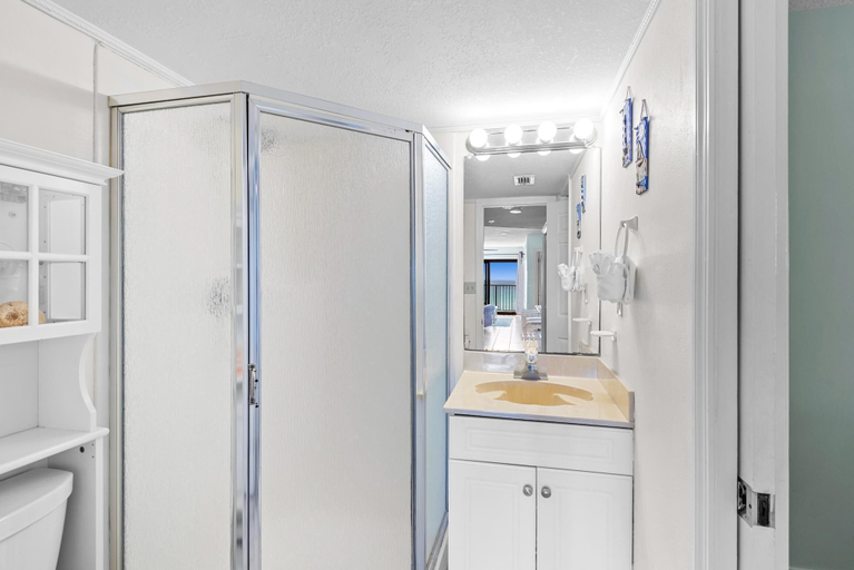 Bathroom 3, Sundunes 134, Escambia
