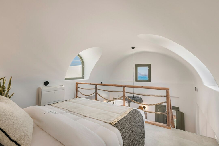 Room 4, Acro Caldo Suites, South Aegean