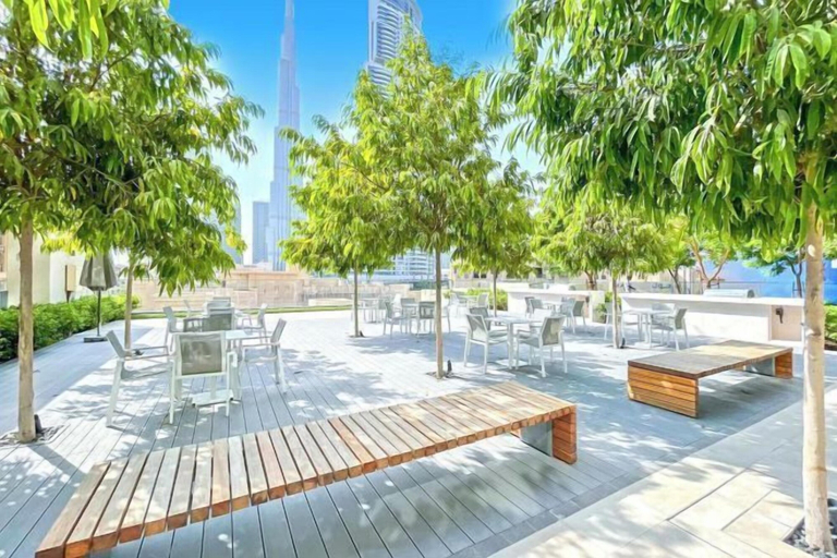 Interior 2, bnbme Chic Apt w/ Balcony, 5 min to Burj Khalifa, Dubai