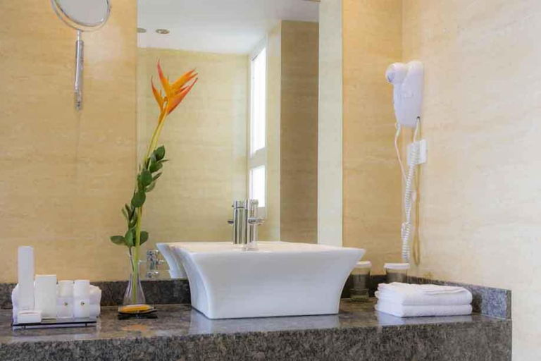 Bathroom, Hotel Continental Altamira, Chacao
