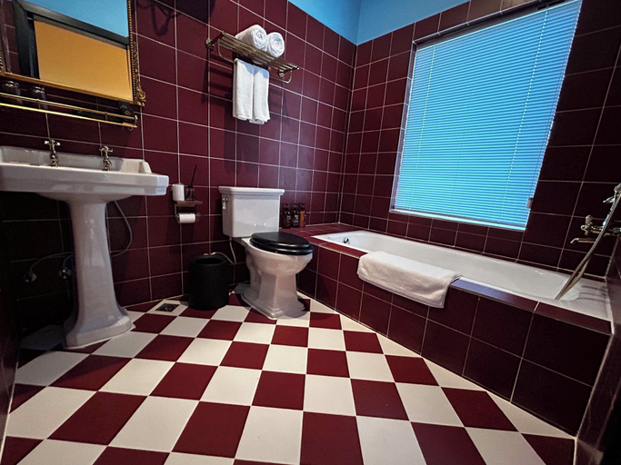 Bathroom 5, Wanning 911 Surf Club, Hainan