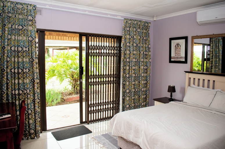 Bedroom 5, Ekhaya Lodge, Umgungundlovu
