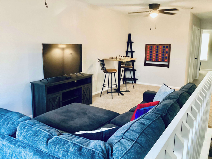 Living area 2, Marina Maison 2bdr Condo, Galveston