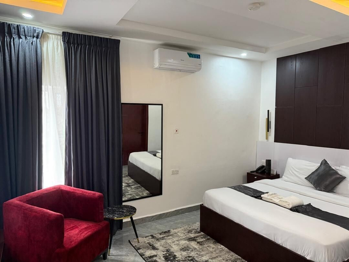 Room 4, El-Patevadan Hotel and Suites, Yenegoa