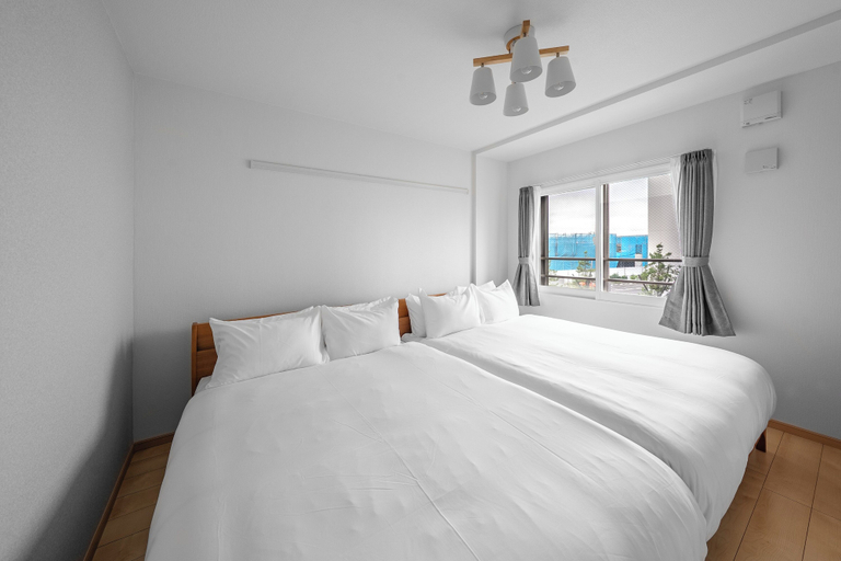 Room 5, E-US NAEBO STATION 302, Sapporo