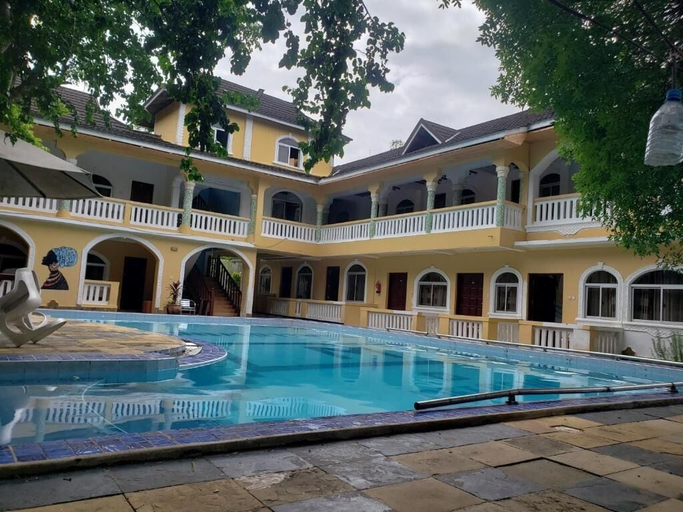 Pool 4, Manyatta Azure Boutique Hotel, Msambweni
