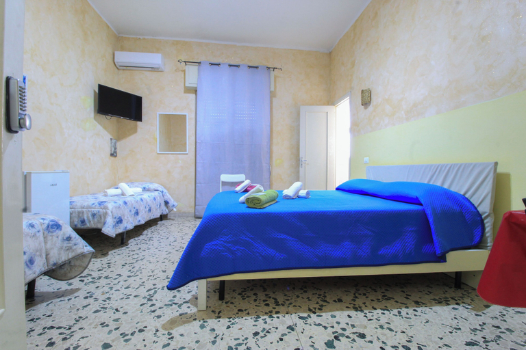 Bedroom 2, catania airport room low cost, Catania