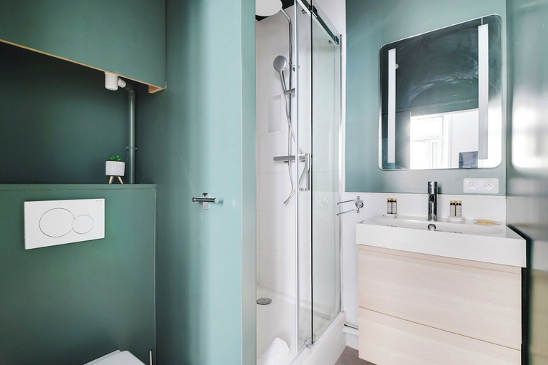 Bathroom 5, Cozy Studio With Terrace Near the Eiffel Tower, Paris